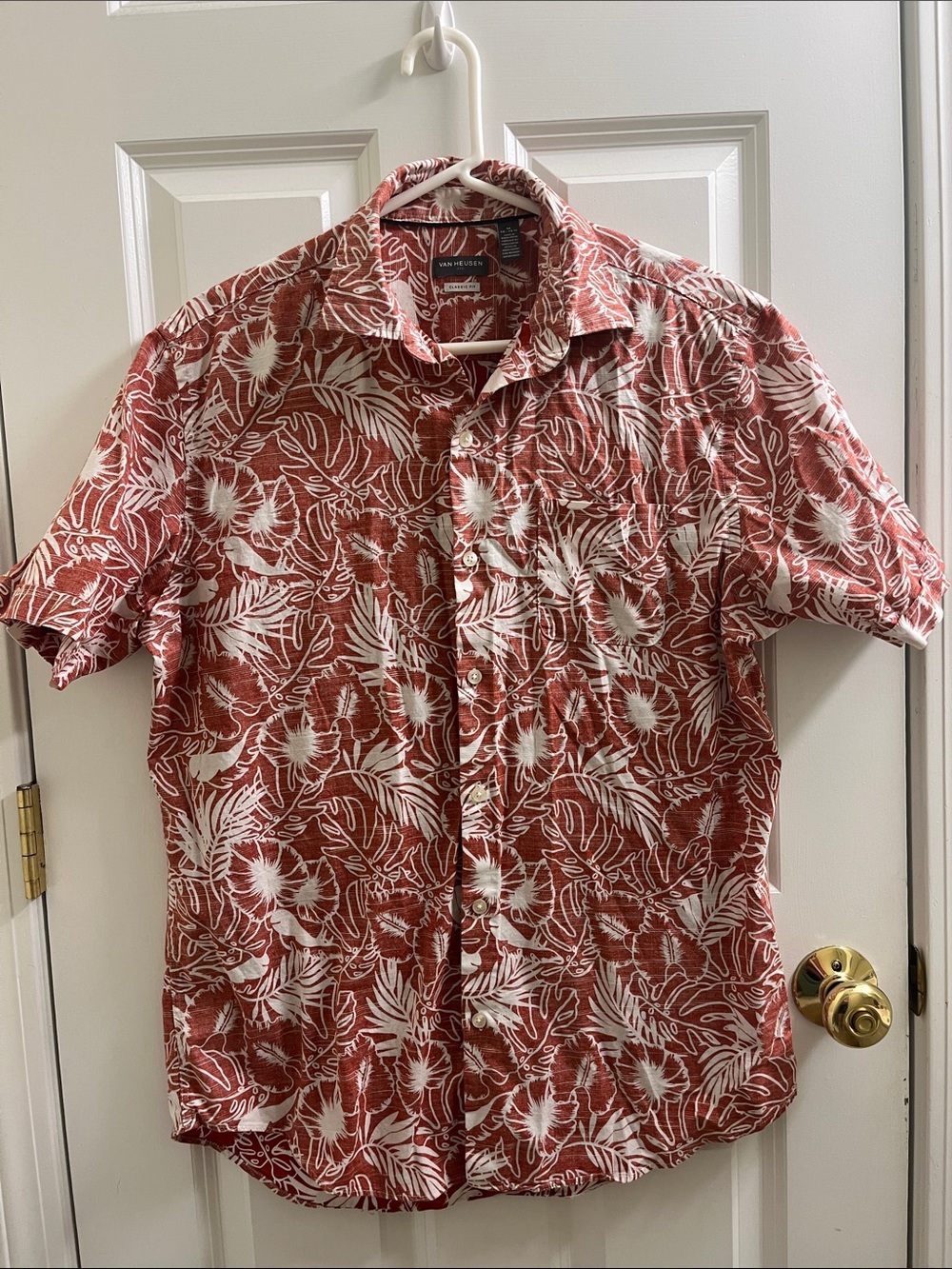 Van Heusen Red Floral Short-Sleeve Button-Down Shirt